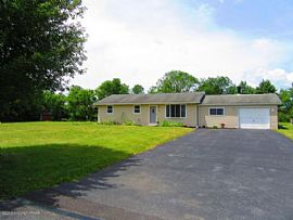 3 Beds 2 Baths in Brodheadsville, PA