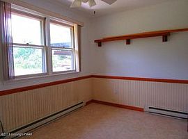 3 Beds 2 Baths in Brodheadsville, PA (Photo 4 of 8)