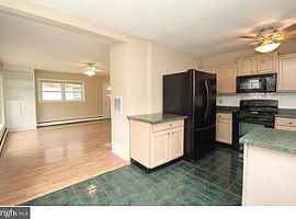 3 Beds 1 Bath in Hatboro, PA (Photo 4 of 7)