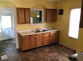  1118 Dresden Ave, Louisville, Ky 40215 3 Beds 1 Bath 1,238 Sqf in Louisville, KY (Photo 3 of 5)