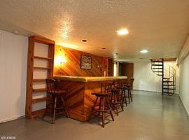 3 Beds 1.5 Baths in Island Lake, IL (Photo 8 of 9)