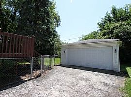 3 Beds 1.5 Baths in Island Lake, IL (Photo 9 of 9)