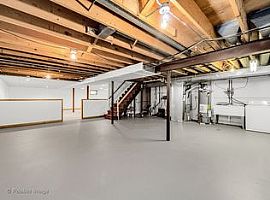 3 Beds 2 Baths in Addison, IL (Photo 9 of 10)