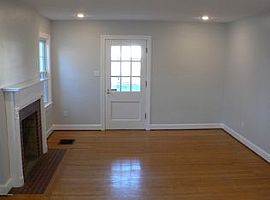  2422 Mount Claire Ave, Louisville, Ky 40217 3 Beds 1 Bath 1,15 in Louisville, KY (Photo 5 of 6)