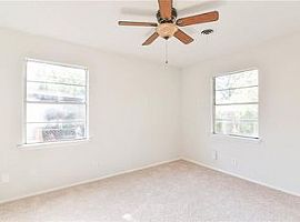 418 E Lavender Ln, Arlington Rent 750 Deposit 750 Total 1500 in Arlington, TX (Photo 6 of 12)