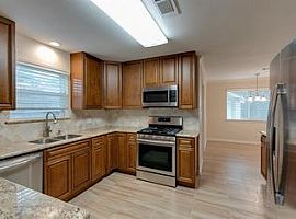 10307 Cedarhurst Dr, Houston, Tx 77096 3 Beds 2 Baths in Houston, TX (Photo 11 of 12)