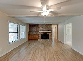 10307 Cedarhurst Dr, Houston, Tx 77096 3 Beds 2 Baths in Houston, TX (Photo 12 of 12)