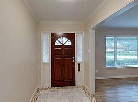 10307 Cedarhurst Dr, Houston, Tx 77096 3 Beds 2 Baths in Houston, TX (Photo 5 of 12)