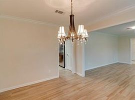 10307 Cedarhurst Dr, Houston, Tx 77096 3 Beds 2 Baths in Houston, TX (Photo 6 of 12)