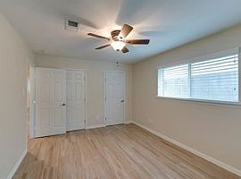 10307 Cedarhurst Dr, Houston, Tx 77096 3 Beds 2 Baths in Houston, TX (Photo 8 of 12)