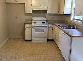 5075 3rd Ave, Columbus, Ga 31904 3 Beds 1 Bath 1,200 Sqft in Columbus, GA (Photo 6 of 7)