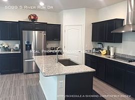 5099 S River Run Dr, Tucson, Az 85746 in Tucson, AZ (Photo 3 of 10)