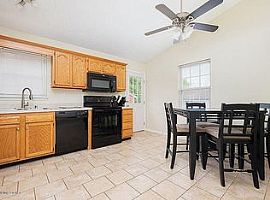 11710 Slate Run Dr, Louisville, Ky 40229 3 Beds 2 Baths 1,082 S in Louisville, KY (Photo 8 of 9)