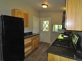 3315 Packard St, Ann Arbor, Mi 48108 3 Beds 2 Baths 900 Sqft in Ann Arbor, MI (Photo 4 of 6)