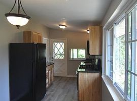 3315 Packard St, Ann Arbor, Mi 48108 3 Beds 2 Baths 900 Sqft in Ann Arbor, MI (Photo 5 of 6)