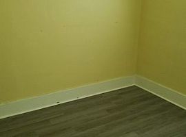 915 E 13 Mile Rd, Royal Oak, Mi 48073 3 Beds 1 Bath 1,000 Sqft in Royal Oak, MI (Photo 2 of 3)