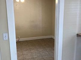 331 Wonder St, Reno, Nv 89502 1 Bed 1 Bath 545 Sqft in Reno, NV (Photo 3 of 9)