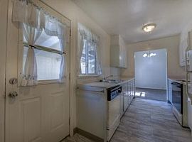 11930 Andes St, Reno, Nv 89506 2 Beds 1 Bath 1,000 Sqft in Reno, NV (Photo 7 of 11)