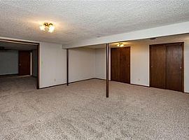 Nw Norton Cir Grimes, Ia 50111 3 Beds 1.5 Baths 1,750 Sqft in Grimes, IA (Photo 5 of 8)