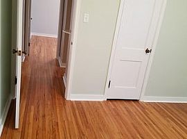 1025 Hammond Ave, Waterloo, Ia 50702 2 Beds 1 Bath 835 Sqft in Waterloo, IA (Photo 5 of 10)