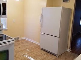 1025 Hammond Ave, Waterloo, Ia 50702 2 Beds 1 Bath 835 Sqft in Waterloo, IA (Photo 7 of 10)