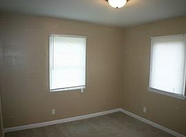 2 B3edroomhome Near3643 Sw Westview Ave, Topeka in Topeka, KS (Photo 4 of 11)