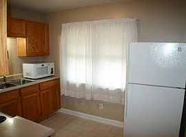 2 B3edroomhome Near3643 Sw Westview Ave, Topeka in Topeka, KS (Photo 9 of 11)