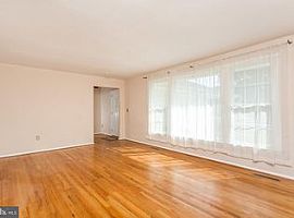 216 Eastspring Rd, Lutherville Timonium, Md 21093 in Lutherville Timonium, MD (Photo 4 of 10)