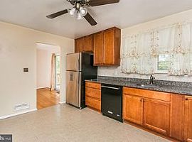 216 Eastspring Rd, Lutherville Timonium, Md 21093 in Lutherville Timonium, MD (Photo 5 of 10)