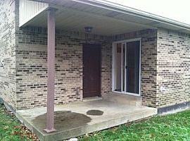 107 Monroe St, Radcliff, Ky 40160 Contact/me 4063445061  in Radcliff, KY (Photo 3 of 9)