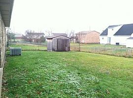 107 Monroe St, Radcliff, Ky 40160 Contact/me 4063445061  in Radcliff, KY (Photo 9 of 9)