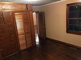 249 Meadowdale Dr, Rent Is $500 and Deposit Is $500 in Warner Robins, GA (Photo 3 of 5)