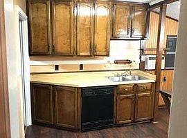 249 Meadowdale Dr, Rent Is $500 and Deposit Is $500 in Warner Robins, GA (Photo 4 of 5)