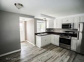  4649 W 88th Pl, Hometown, Il 60456 2 Beds 1 Bath 744 Sqft in Hometown, IL (Photo 6 of 7)