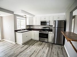  4649 W 88th Pl, Hometown, Il 60456 2 Beds 1 Bath 744 Sqft in Hometown, IL (Photo 7 of 7)