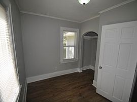 4330 Knox Ave N, Minneapolis, Mn 55412 2 Beds 1 Bath 800 Sqft in Minneapolis, MN (Photo 3 of 9)