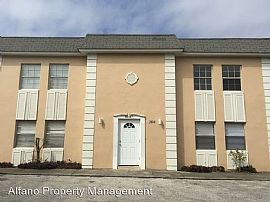 Two Bedroom Apartment in Orlando, FL (Photo 3 of 5)