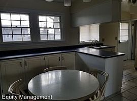 5411 Willow Crest Ave, Youngstown, Oh 44515 2 Beds 1 Bath 1,352 in Youngstown, OH (Photo 4 of 8)