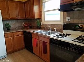 809 Circleview Dr, Toledo, Oh 43615 3 Beds 2 Baths 1,015 Sqft in Toledo, OH (Photo 3 of 10)