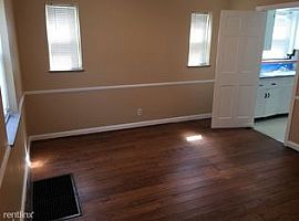 2443 Losantiville Ave, Cincinnati, Oh 45237 2 Beds 1 Bath 1,201 in Cincinnati, OH (Photo 4 of 9)