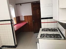 2443 Losantiville Ave, Cincinnati, Oh 45237 2 Beds 1 Bath 1,201 in Cincinnati, OH (Photo 8 of 9)