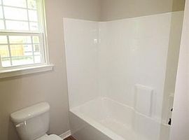 5920 Larosa St, Pensacola, Fl 32526 3 Beds 2 Baths 1,310 Sqft in Pensacola, FL (Photo 6 of 9)