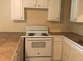 721 Nw 22nd St, Ocala, Fl 34475 3 Beds 2 Baths 1,160 Sqft in Ocala, FL (Photo 9 of 10)