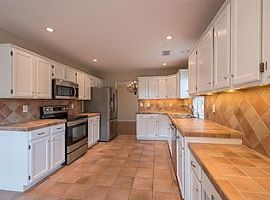 16015 Lausanne Dr,Rent Is $600 and Deposit Is $600 in Houston, TX (Photo 2 of 6)