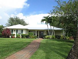 4722 Se Starling Way, Stuart, Fl 34997 in Stuart, FL