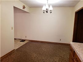 Huge Family Room Addition and 3-Season Sun Room Provide Over 50 in Independence, MO (Photo 3 of 6)