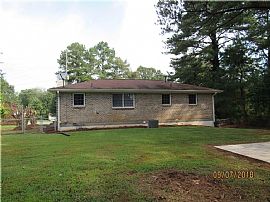 Well Maintained Home! Great Starter Home in Marietta, GA (Photo 2 of 7)