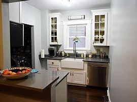 13 Poplar St, Charleston, Sc 29403 3 Beds 1.5 Baths in Charleston, SC (Photo 3 of 9)