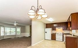 91 Hearthstone Dr S, Newnan, Ga 30263 Rent$700 Anddep $700 in Newnan, GA (Photo 5 of 8)