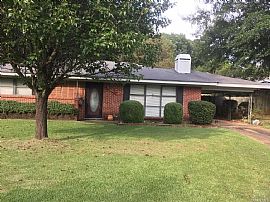 Super Cute Home in Forest Hills! Great Floor Plan in Montgomery, AL